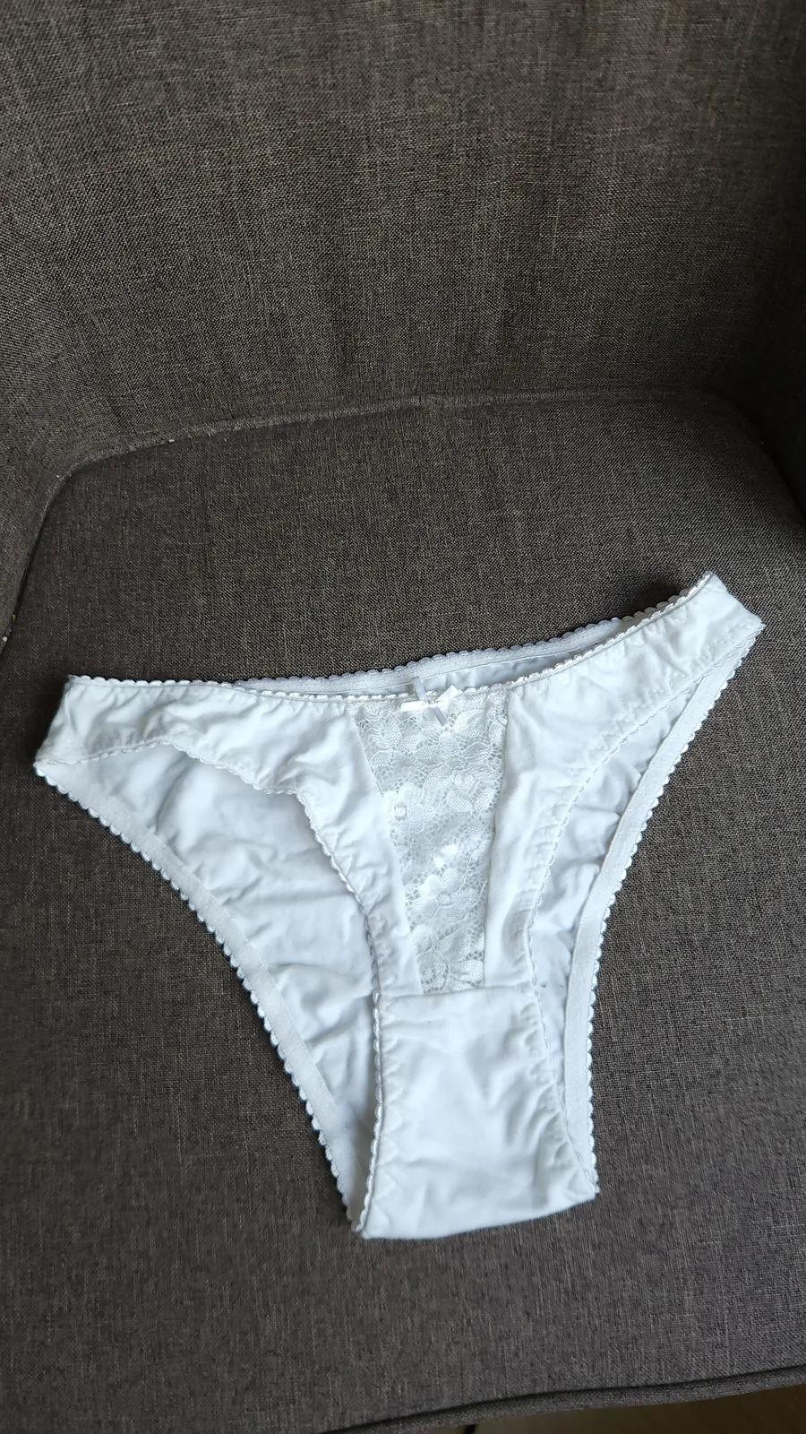 Bikini de corte bajo de algodón y encaje blanco, color blanco